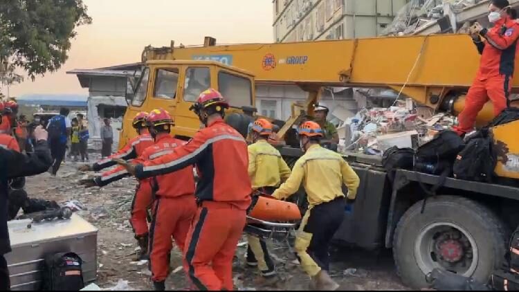 # - My News! Chinese Rescuers Pull 4 Survivors from Rubble in Myanmars Mandalay