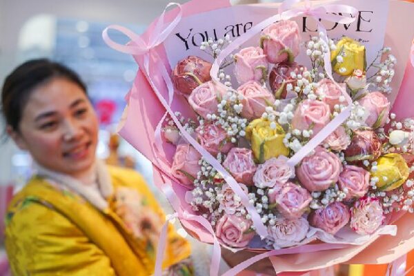 Edible roses to celebrate Women's Day
