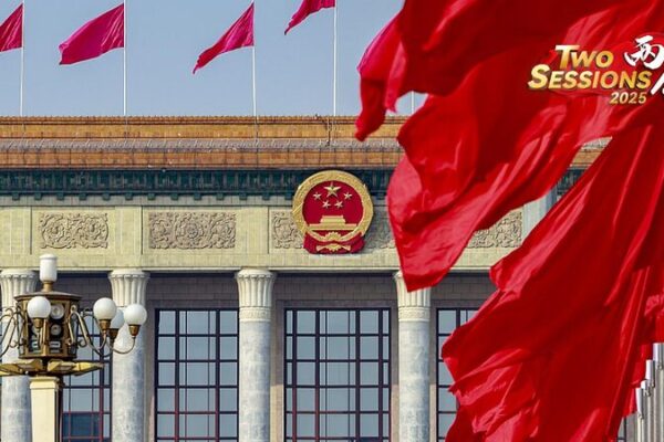 Chinese Political Advisors Open Up: Inside the CPPCC’s Members’ Corridor Live: Special coverage of CPPCC members taking questions from media