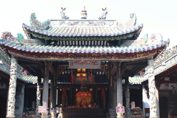 Longmu Temple Represents Millennia old Culture Along Xijiang River 