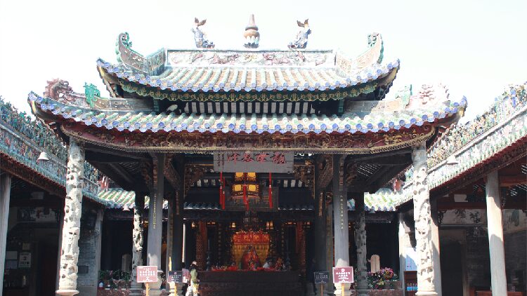 Longmu Temple Represents Millennia old Culture Along Xijiang River 