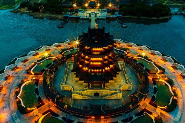 Magnificent night views of Chongyuan Temple