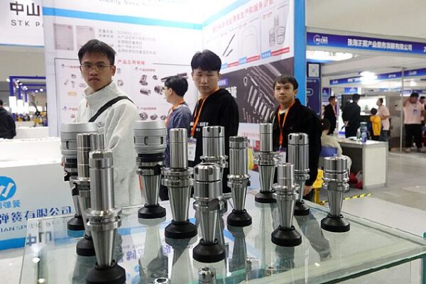 Report China Remains Center of Global Manufacturing Value Chains 