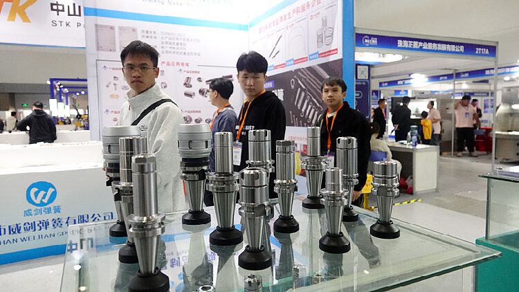 Report China Remains Center of Global Manufacturing Value Chains 