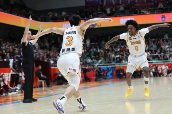 Shanxi Ends Shandongs 11 game Home Winning Streak with Late Jumper 