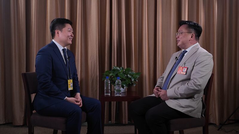 Two Sessions China Investing in Future Says Advisor from Hong Kong Video Poster 