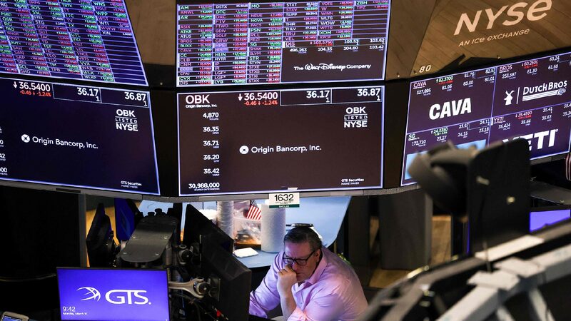 Us Stock Market Loses $4 Trillion in Value 