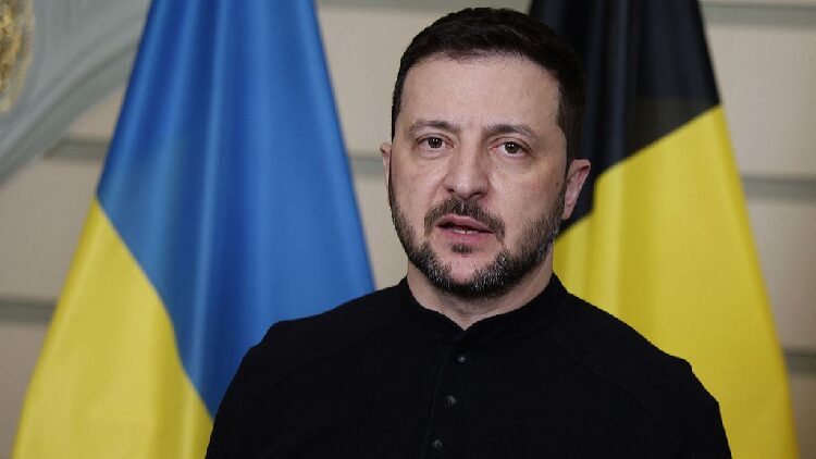 Zelenskyys Approval Rating Rises Amid Tensions with Washington Poll 