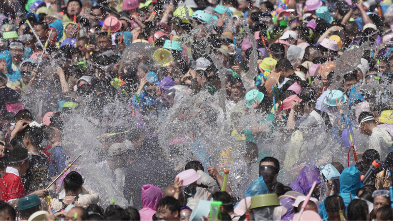 Annual Water Splashing Festival held in Xishuangbanna