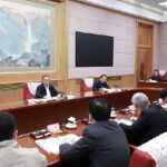 Chinese Premier Chairs Meeting with Economic Experts Entrepreneurs 