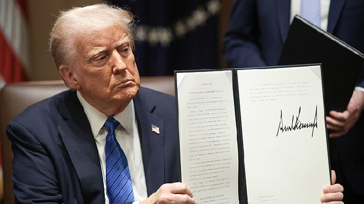 Expert Trumps Tariffs to Ignite Inflation Recession 