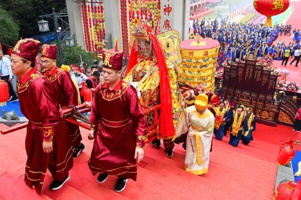 Thousands Gather in Fujian to Celebrate Sea Goddess Mazu’s 1065th Birthday Grand sacrificial ceremony for Mazu held in Fujian