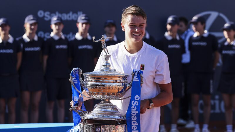 Holger Rune shocks Carlos Alcaraz to win Barcelona final