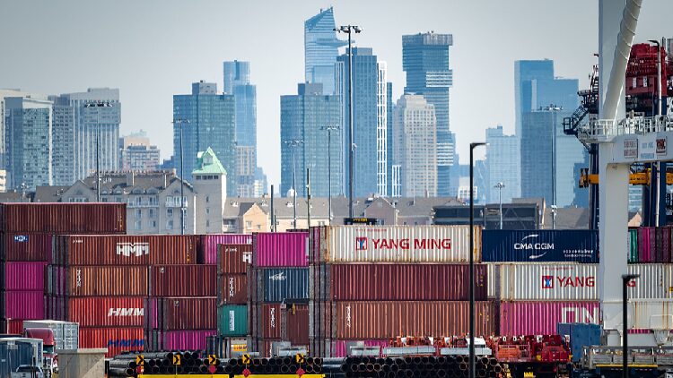 is Us a Victim in Global Trade 
