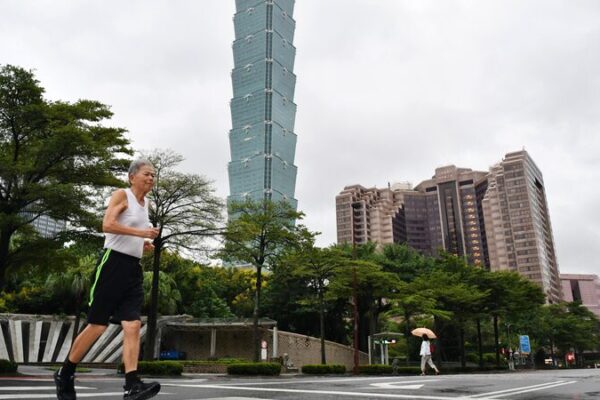 Chinese Mainland Urges Taiwan Businesses to Unite Against External Challenges Mainland urges Taiwan businesses to jointly resist external challenges