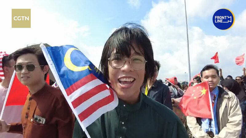 Malaysia Welcomes Xi Jinping with Music and Dance Celebration Malaysia warmly welcomes Xi Jinping with music, dance video poster