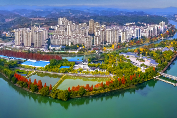 Premier Li Targets Water Protection and Child Welfare in New Initiatives Premier Li chairs meeting on river and lake protection, child welfare