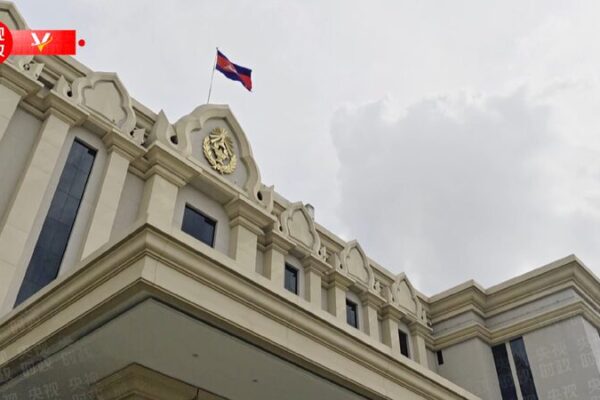 President Xi Attends China-Cambodia Cooperation Ceremony President Xi attends cooperation documents exchange ceremony