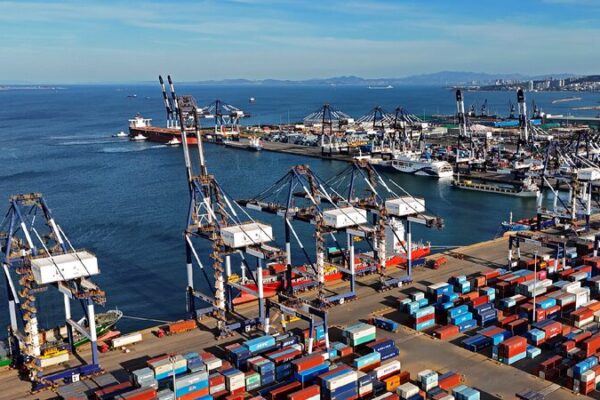 How Trump’s Tariff War Could Sideline the US in Global Trade Trump tariff war will sideline America in world trade