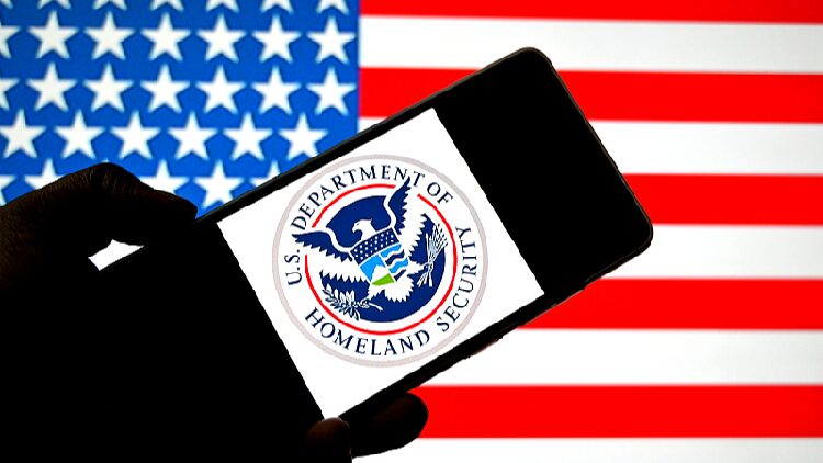 Us Immigration Agency Mistakenly Tells Ukrainian Refugees to Leave 