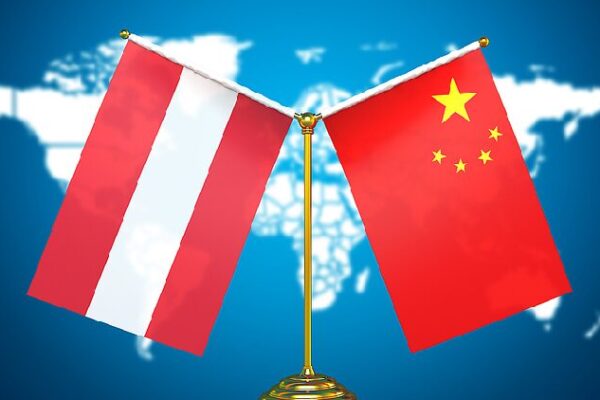 Wang Yi urges stronger China-Austria ties, slams U.S. tariffs