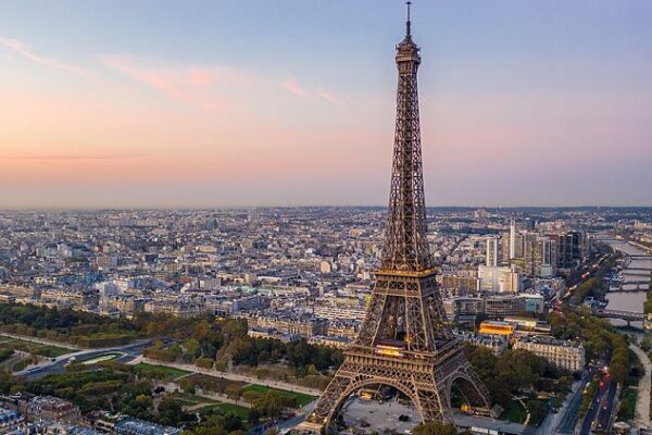 Eiffel Tower: From Temporary World Expo Arch to Global Icon World Expo architecture legacy: The Eiffel Tower