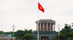 # - My News! Xi Jinping Lays Wreath at Ho Chi Minh Mausoleum in Hanoi