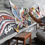 Young Artisan Brings Chaozhou Porcelain Inlay into Modern Life 