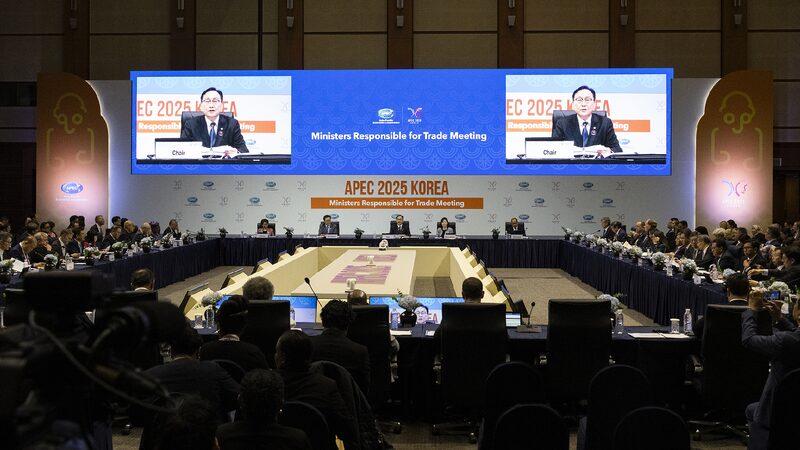 APEC Trade Ministers Unite in Jeju to Address Economic Challenges APEC trade ministers convene in Jeju