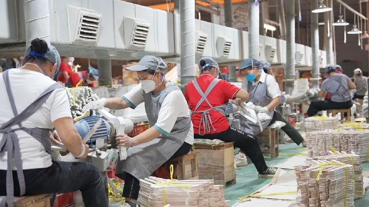 Amid Global Headwinds Chinas hanger Capital Lipu Shows Resilience 