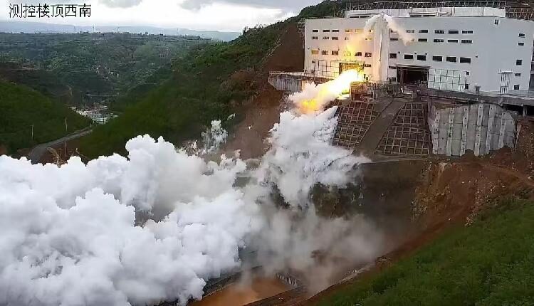 China Completes Testing of Heavy Reusable Liquid Rocket Engine 
