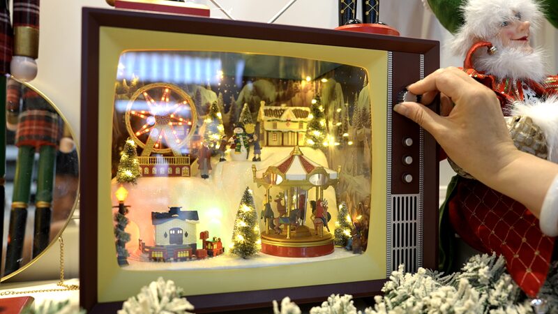 # - My News! Chinese Exporters Weather Us Tariffs by Expanding into Other Markets Video Poster