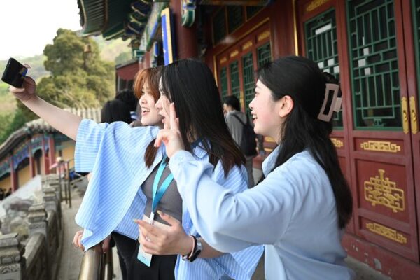 Chinese Mainland Urges Stronger Cross-Strait Exchanges with Taiwan Chinese mainland affirms commitment to cross-Straits exchanges