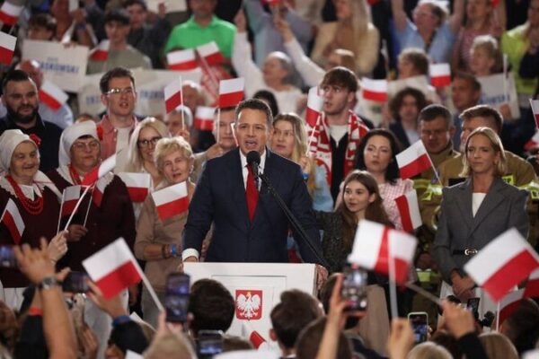 Pro-EU Mayor Leads in Poland’s Presidential Election First Round Pro-EU mayor wins first round of Poland's presidential election