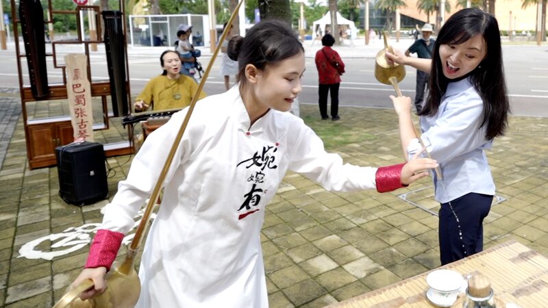 Tradition and Tech Blend in Chinas Evolving Tea Culture Video Poster 
