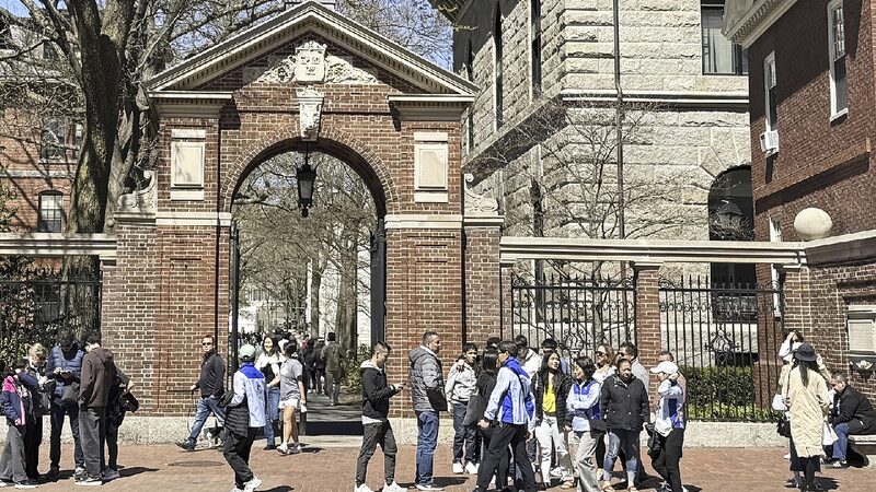 Trump Demands names and Countries of Harvards Foreign Students 