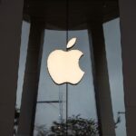 Trump Threatens Tariffs on Smartphones Made Outside Us 