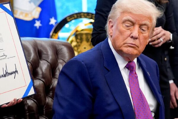 U.S. Appeals Court Temporarily Reinstates Trump’s Tariffs U.S. appeals court reinstates Trump tariffs