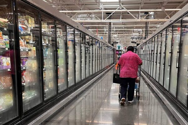 US tariff policies heighten inflation concerns amid slowing economy