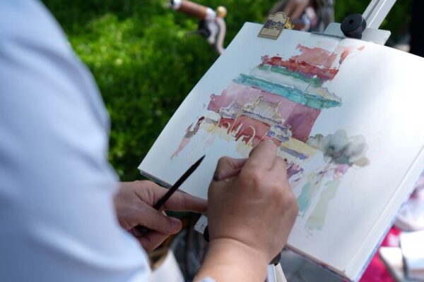 Urban sketchers share the story of cityscape artistry video poster
