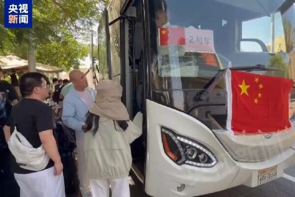 119 Chinese Citizens Evacuated from Israel to Egypt via Taba Crossing 119 Chinese citizens evacuated from Israel to Egypt