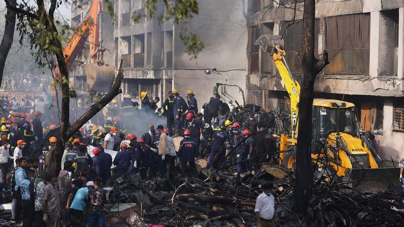 # - My News! Boeing Shares Fall 8 After Dreamliner Crashes in India