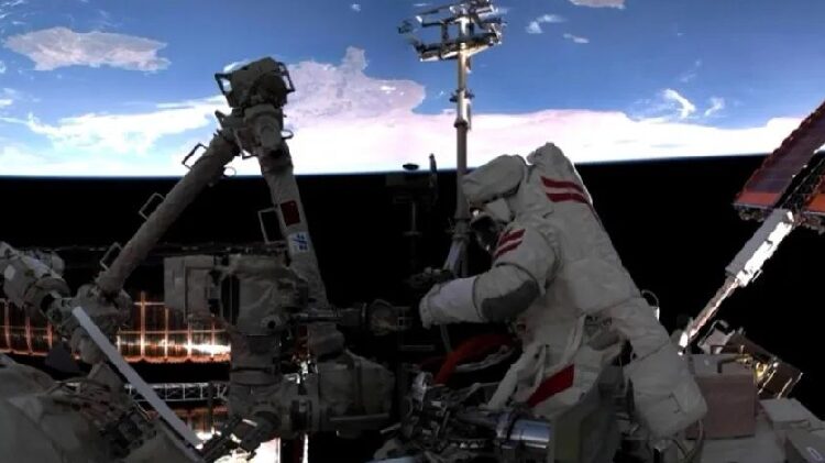 Chinas Shenzhou 20 Astronauts Complete Second Eva 