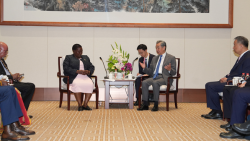 Chinas Top Diplomat Meets African Officials in Changsha 