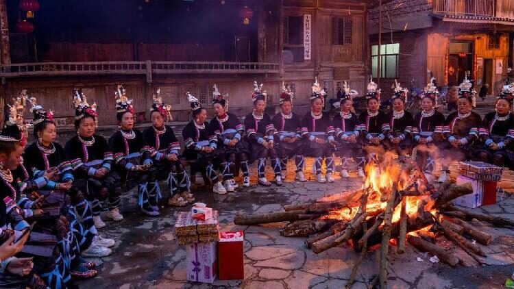 # - My News! Echoes from the Mountains Falak and the Dong Grand Song