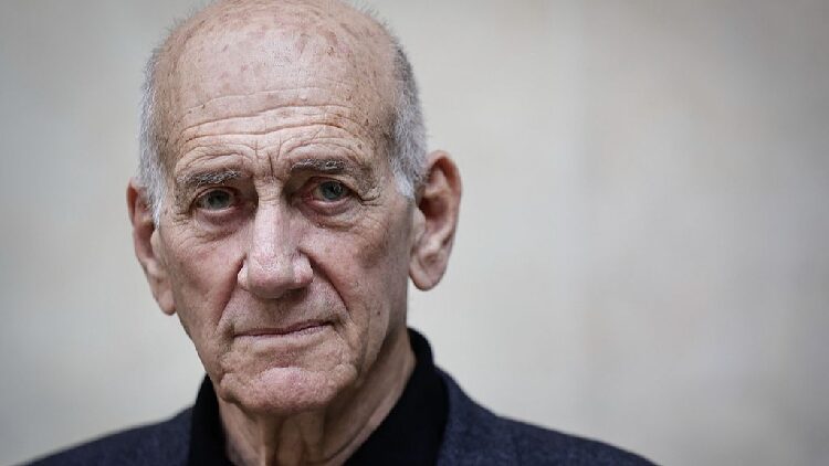 Former Israeli PM Urges Trump to Tell Netanyahu to End Gaza War Ex-Israeli PM: Trump must tell Netanyahu to stop the war in Gaza