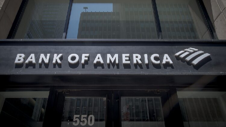 Global investors retreat from U.S. over trade, debt fears