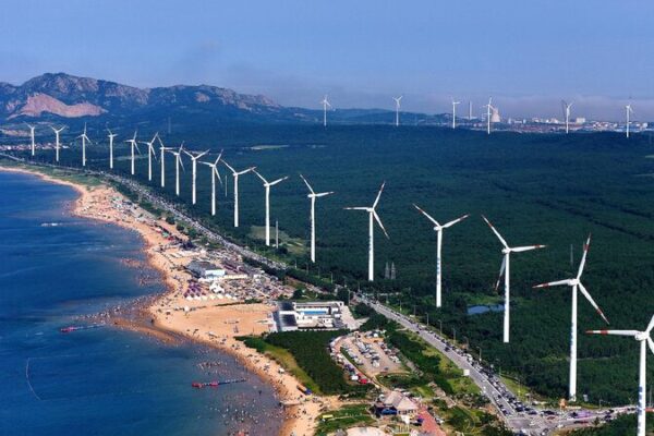 China’s Green Push: Nature at the Heart of Low-Carbon Growth Greening China: Nature drives energy efficiency, low-carbon growth