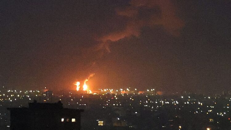 Israel iran Battle Escalates Civilians Urged to Evacuate Target Areas 