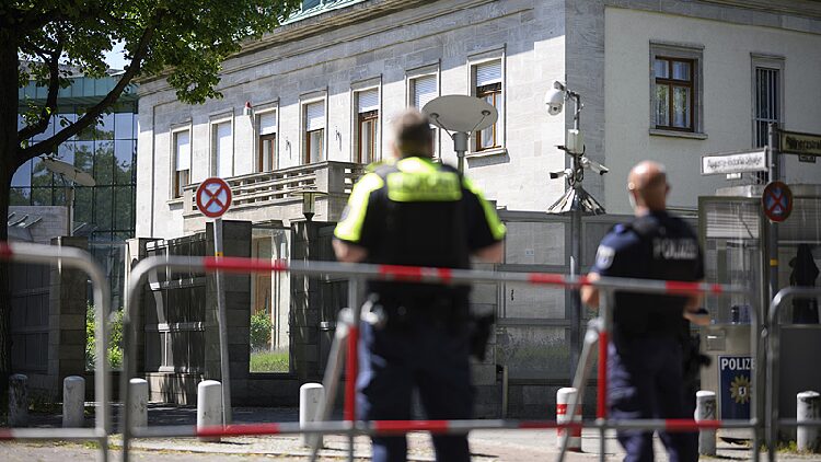 Israel Closes Diplomatic Missions Worldwide Amid Strikes on Iran 